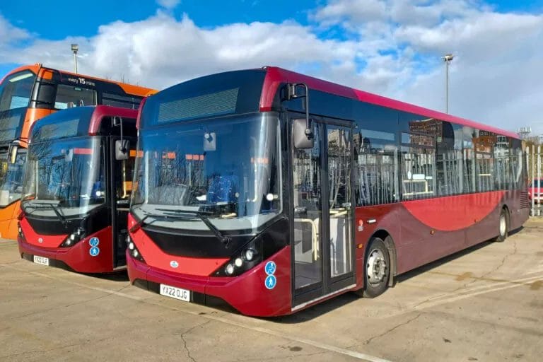ADL-Enviro200-for-Thames-Valley-Buses-1