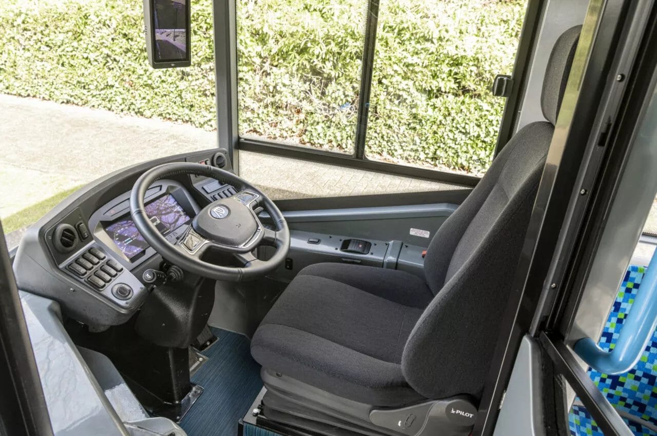 Alexander Dennis Enviro100EV cab (1)