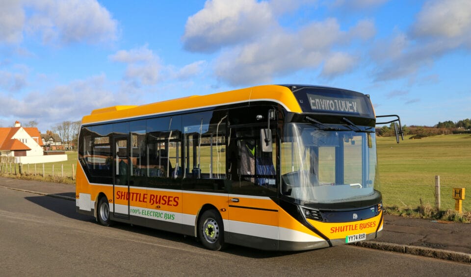 Alexander Dennis Enviro100EV for Shuttle Buses (1)