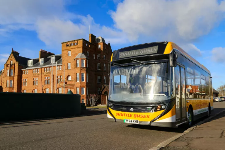 Alexander Dennis Enviro100EV for Shuttle Buses (2)